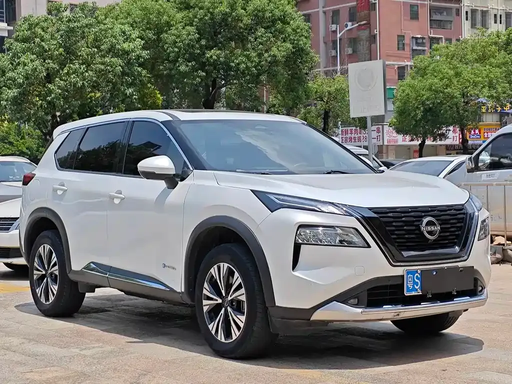 Nissan X-Trail — фото 10