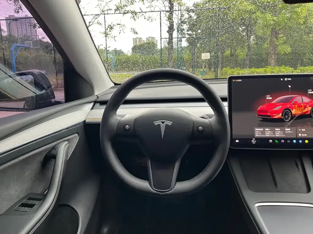 Tesla Model Y — фото 5
