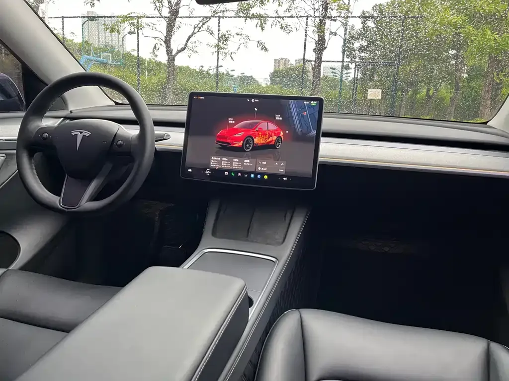 Tesla Model Y — фото 6