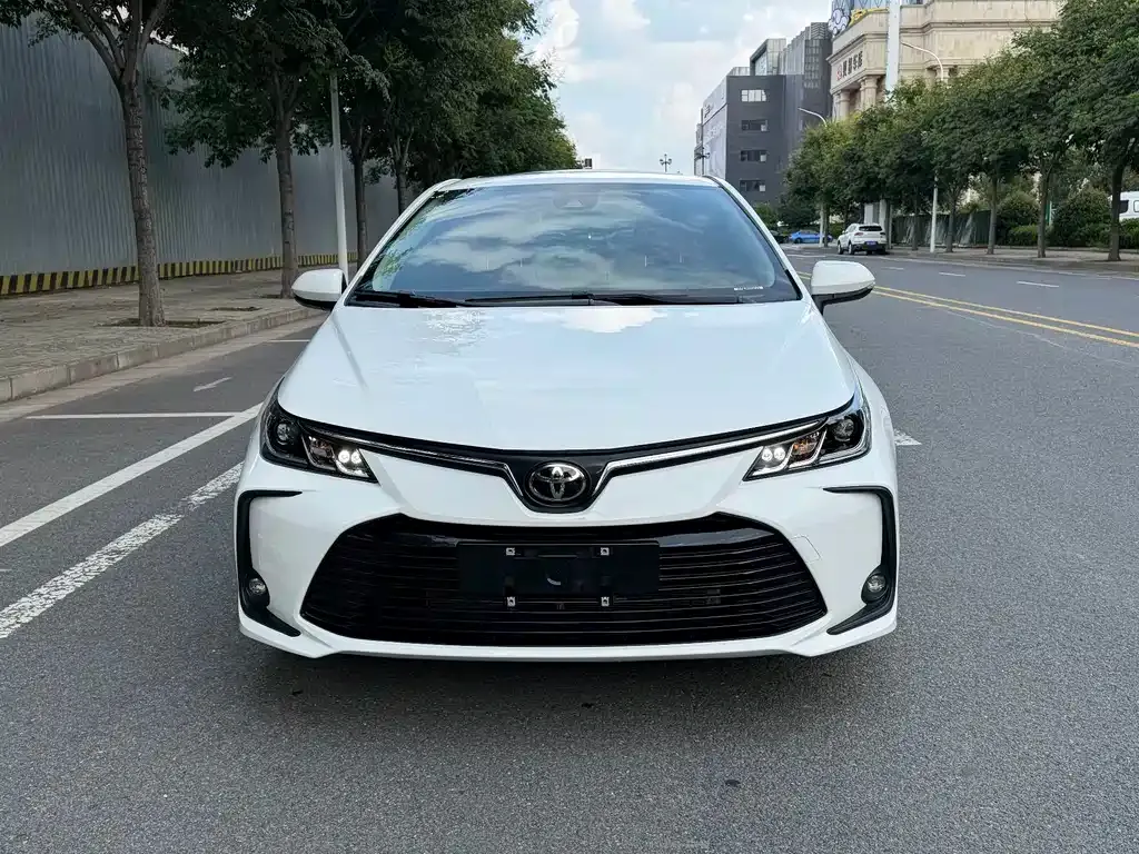 Toyota Corolla — фото 2