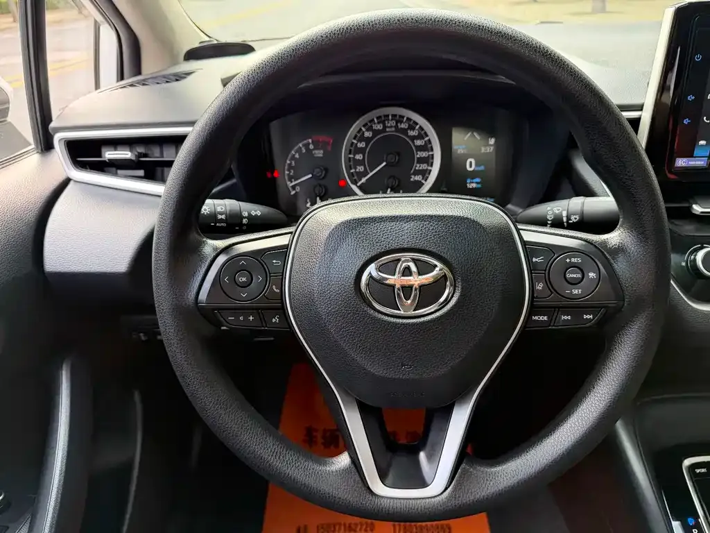 Toyota Corolla — фото 8