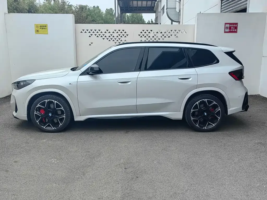 BMW X1 M35Li — фото 9