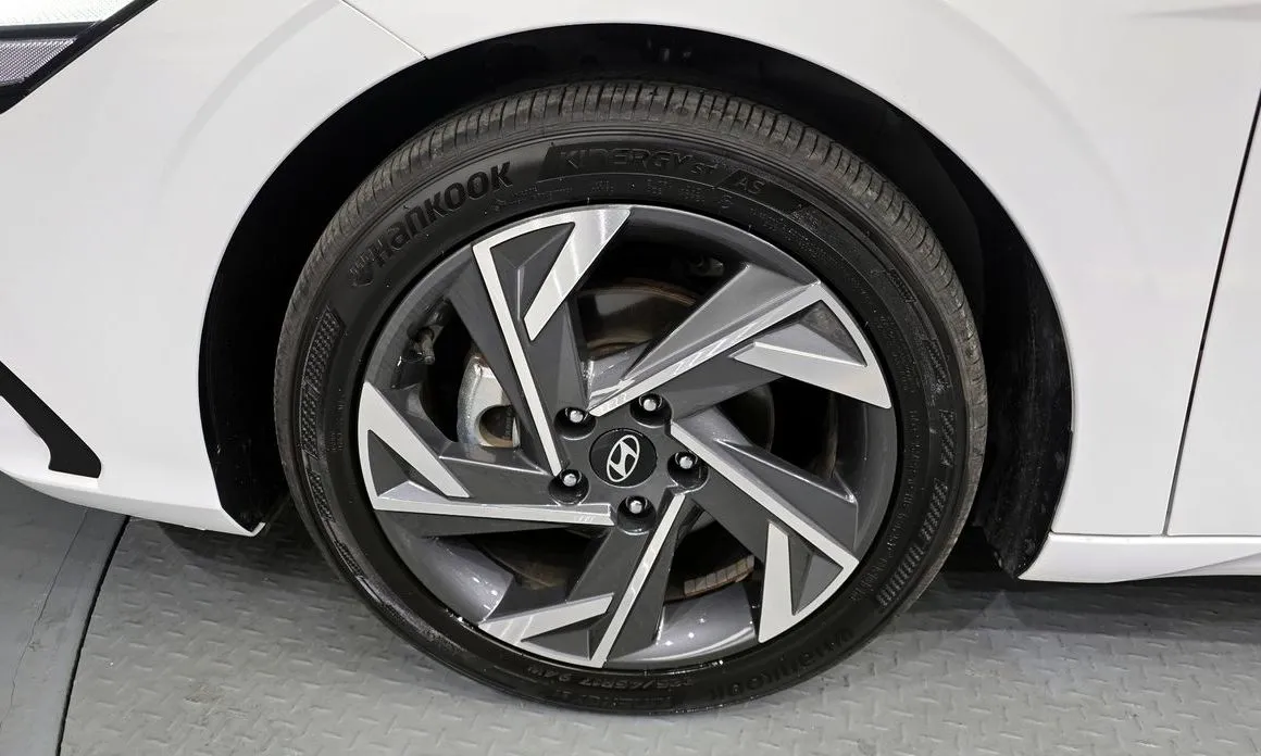 Hyundai AVANTE — фото 8