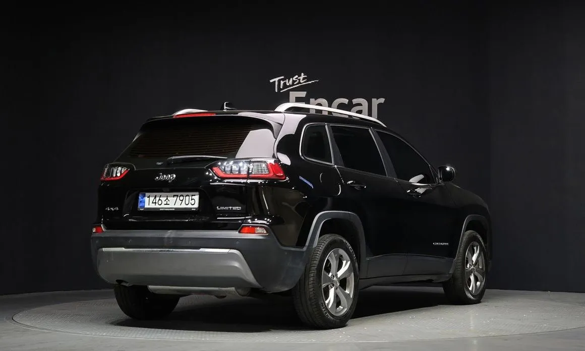 Jeep Cherokee — фото 3