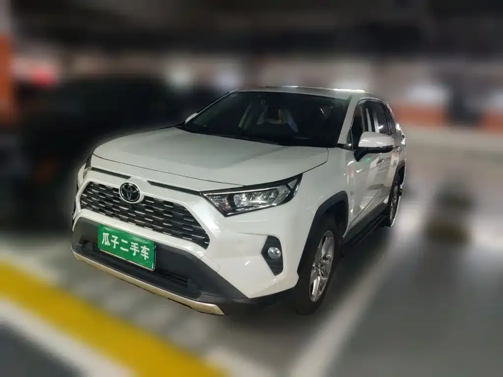 Toyota RAV4 — фото 8
