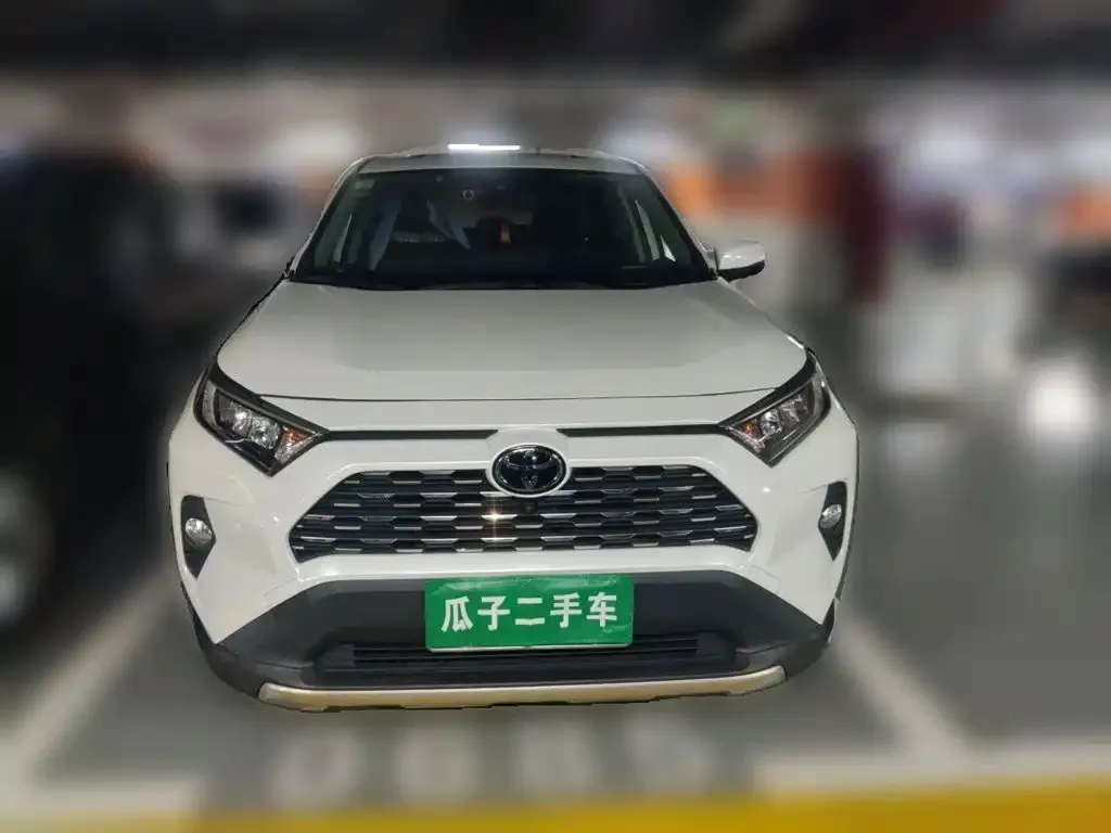 Toyota RAV4 — фото 2