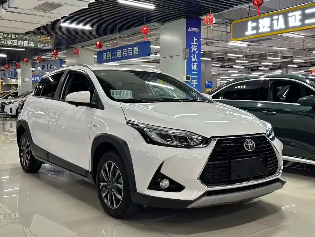 Toyota Yaris L — фото 2