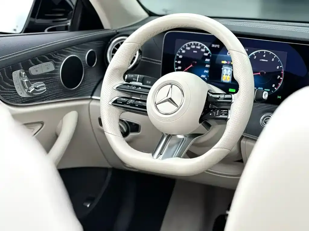 Mercedes-Benz E-Class (Import) — фото 4