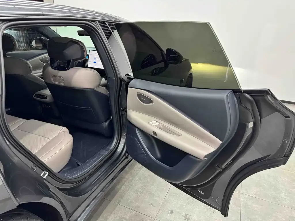 Lynk & Co Z10 — фото 8