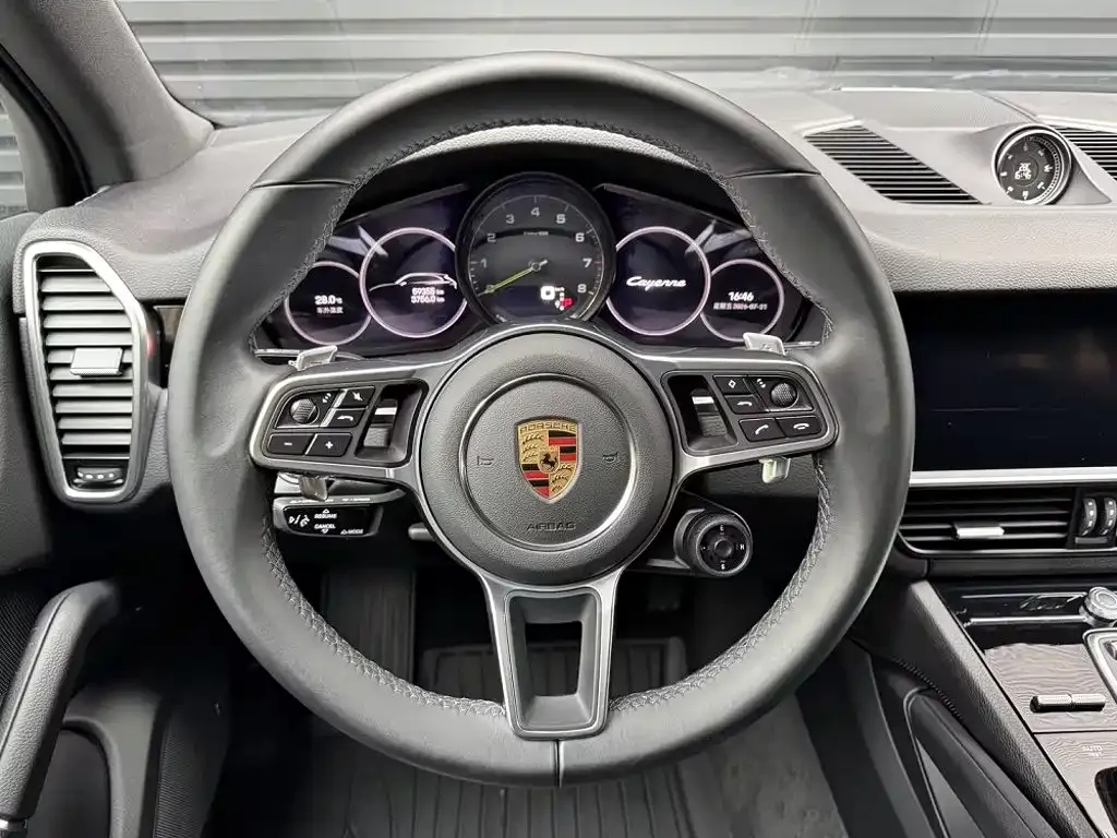 Porsche Cayenne Hybrid — фото 8