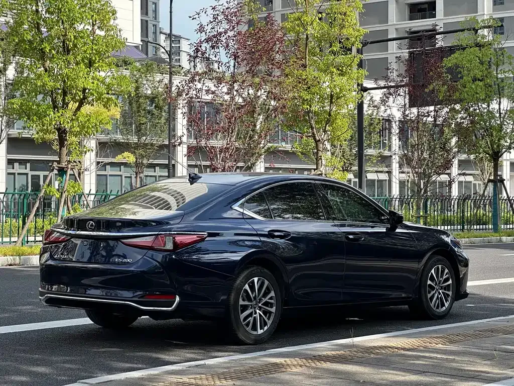 Lexus ES — фото 6