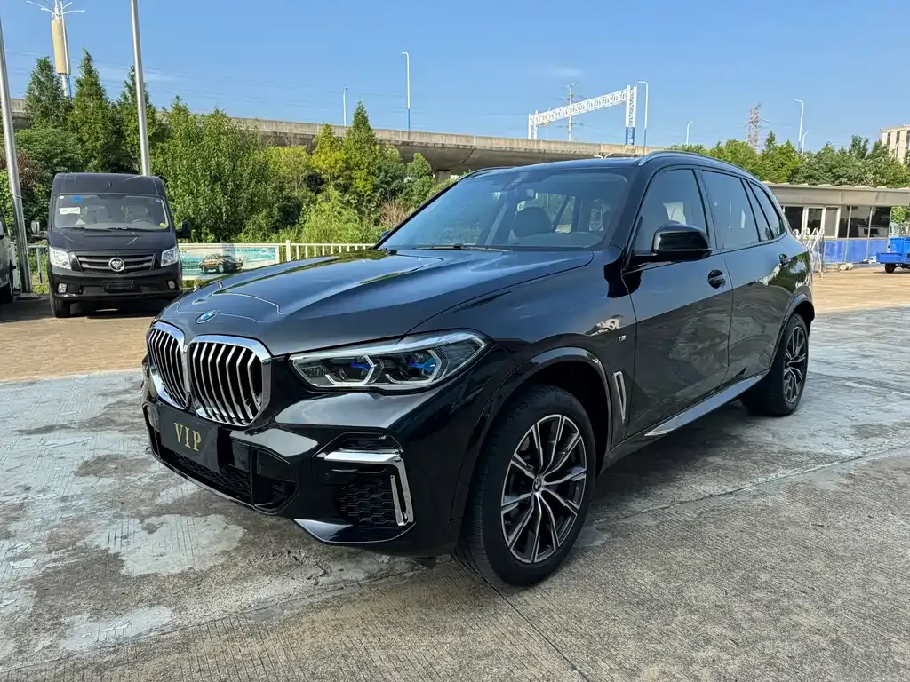 BMW X5 — фото 1