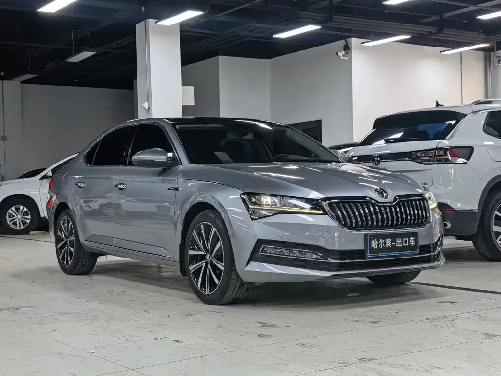 Skoda Superb — фото 6