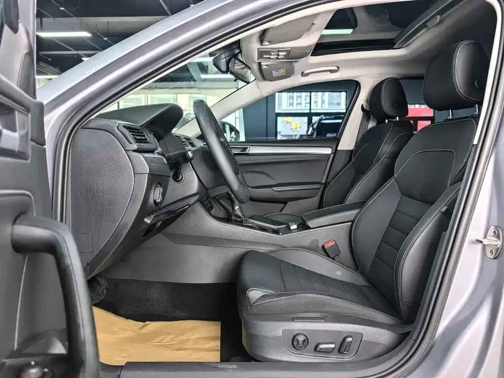 Skoda Superb — фото 9
