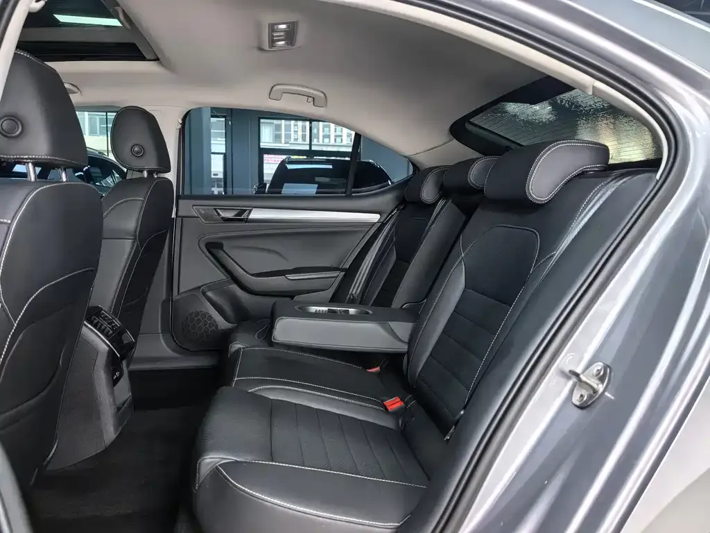Skoda Superb — фото 3