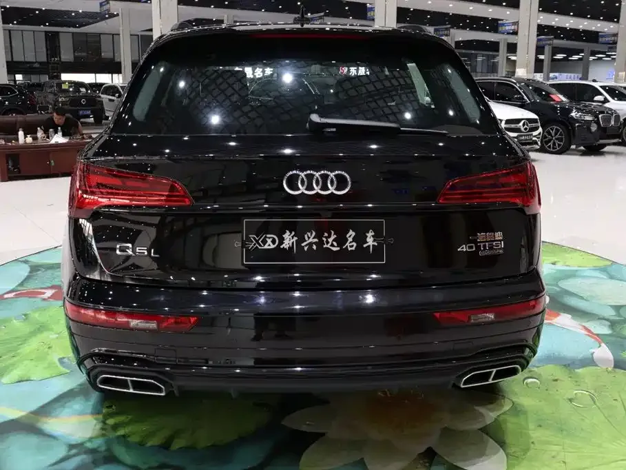 Audi Q5L — фото 5