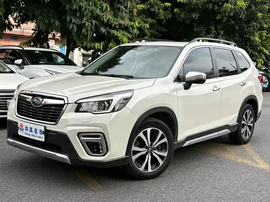 Subaru Forester — фото 1