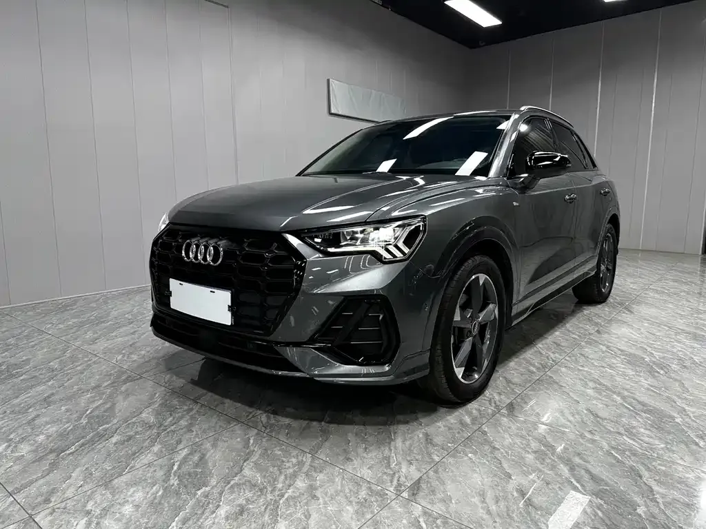 Audi Q3 — фото 1