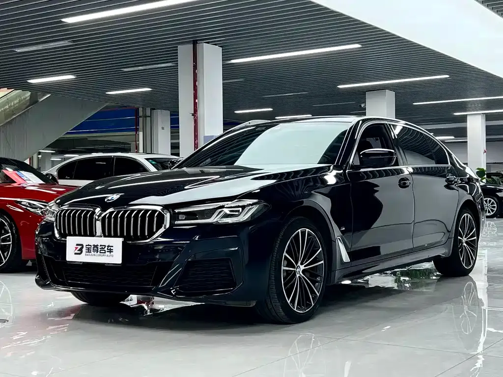 BMW 5 Series — фото 1
