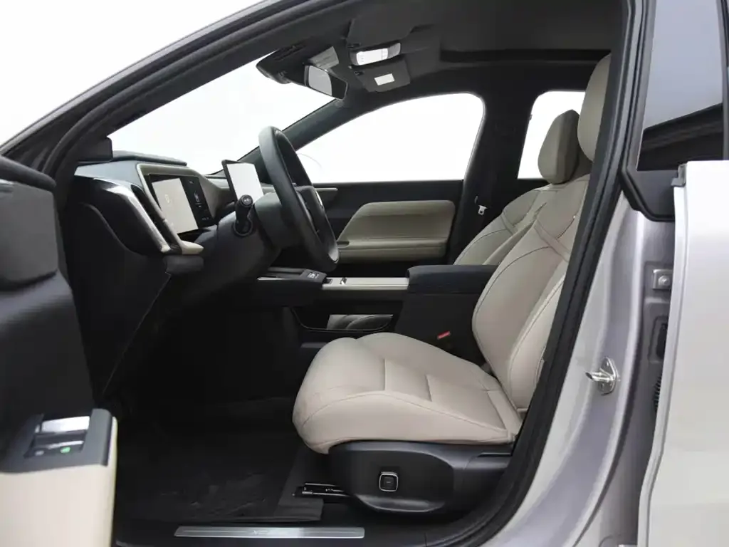Volvo XC70 Plug-in Hybrid — фото 6