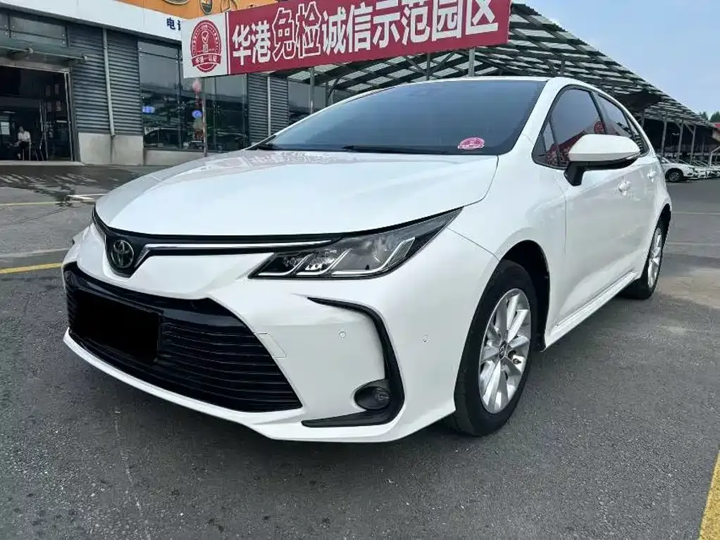 Toyota Corolla — фото 1