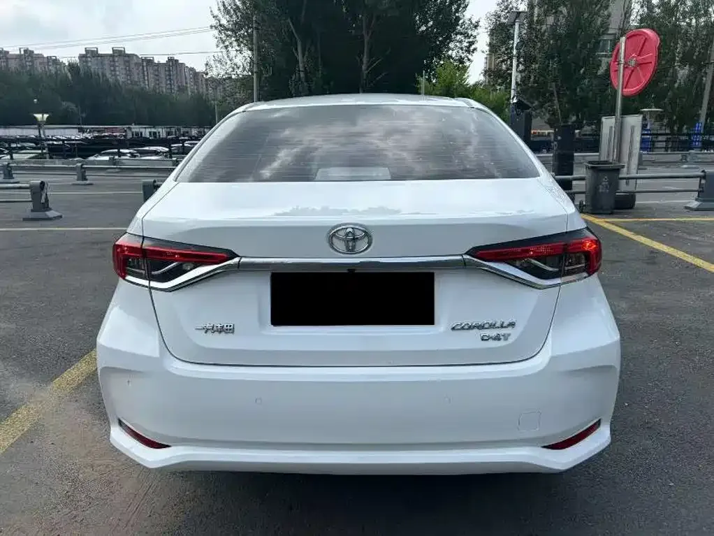 Toyota Corolla — фото 7