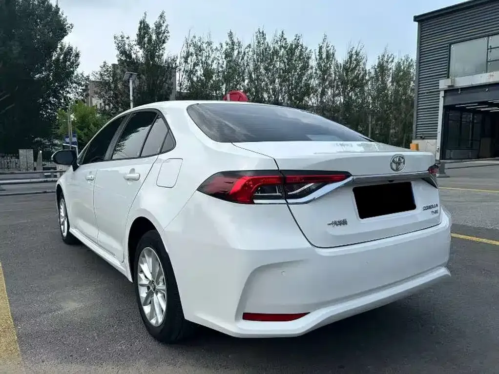 Toyota Corolla — фото 2