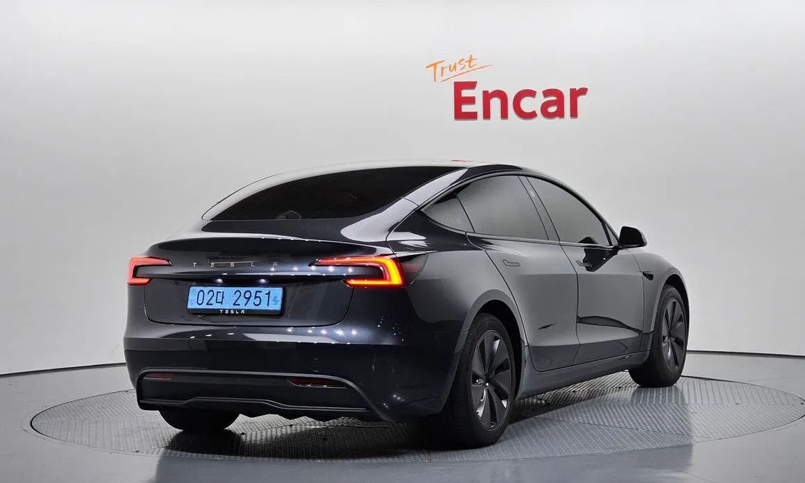Tesla Model 3 — фото 3