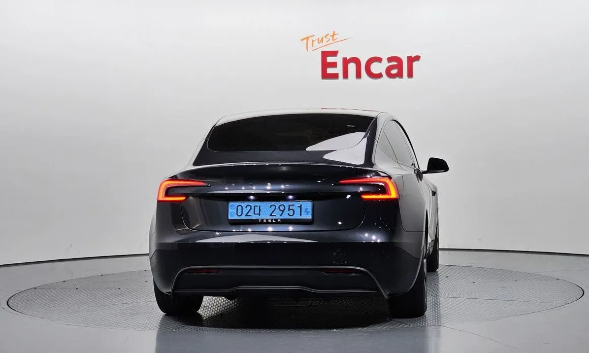 Tesla Model 3 — фото 5