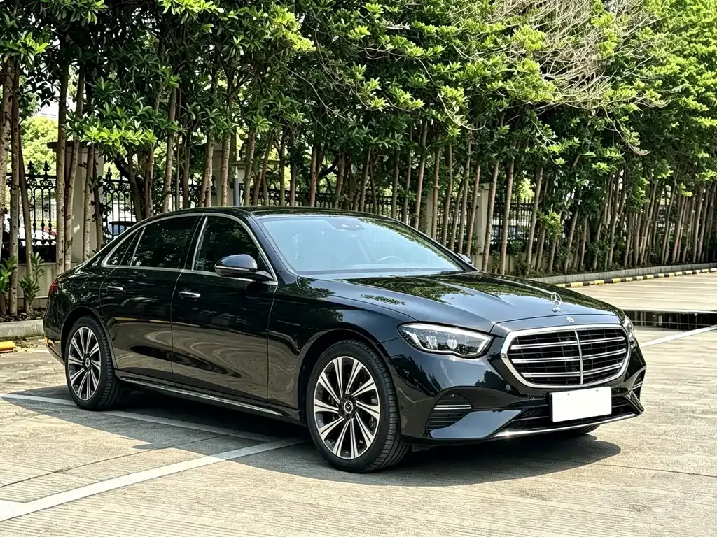 Mercedes-Benz E-Class — фото 10