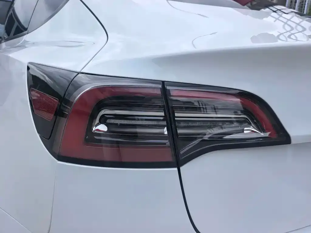 Tesla Model 3 — фото 2