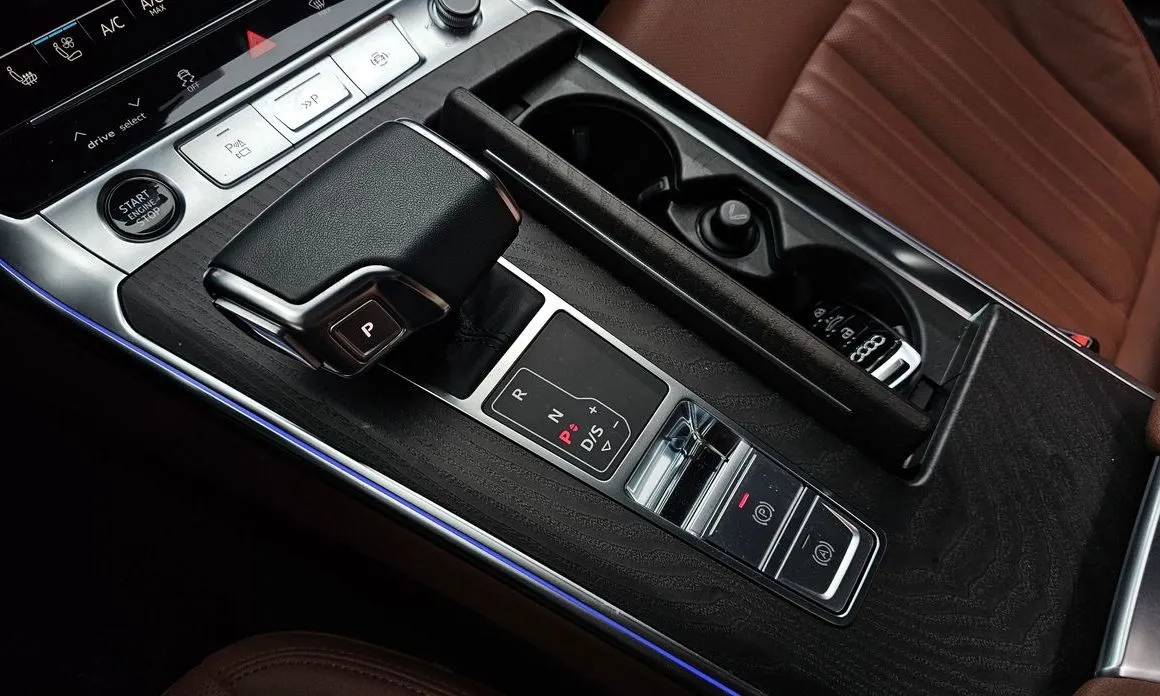 Audi A6 — фото 10