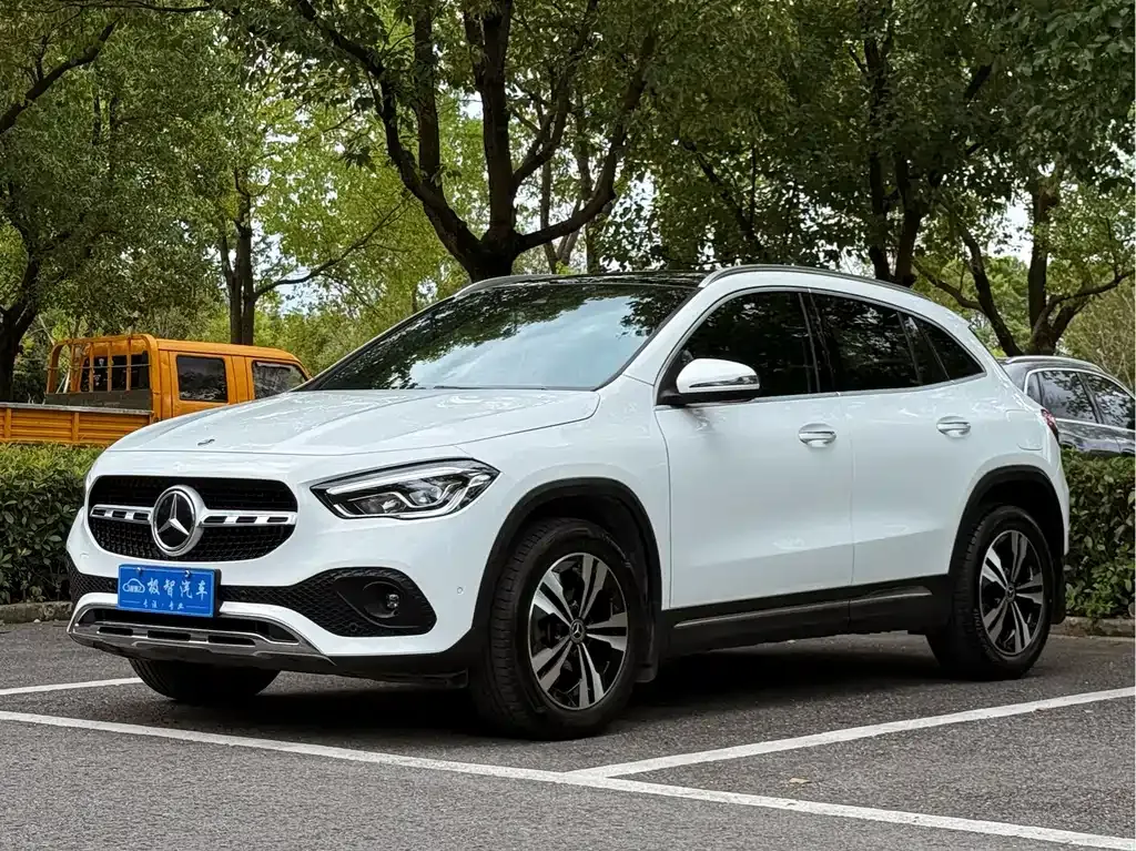 Mercedes-Benz GLA — фото 1