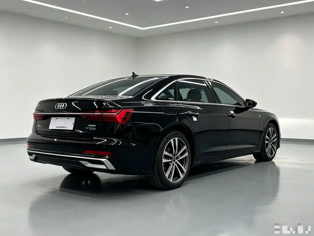 Audi A6L — фото 8