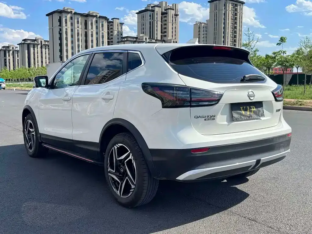 Nissan Qashqai — фото 7