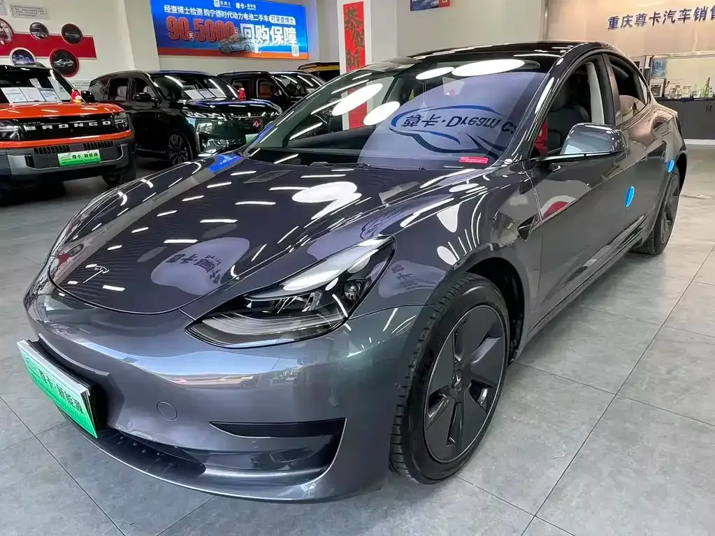 Tesla Model 3 — фото 1