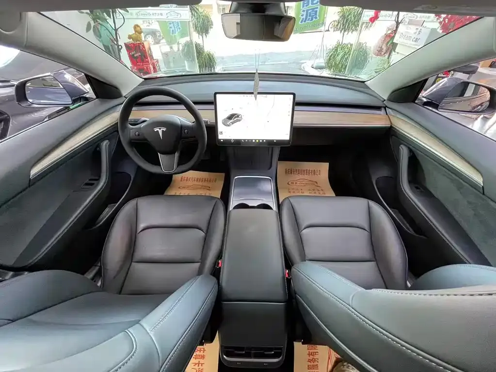 Tesla Model 3 — фото 3