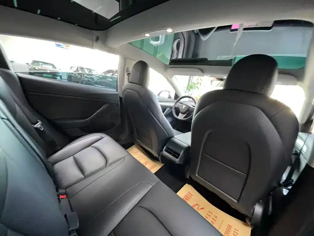 Tesla Model 3 — фото 2
