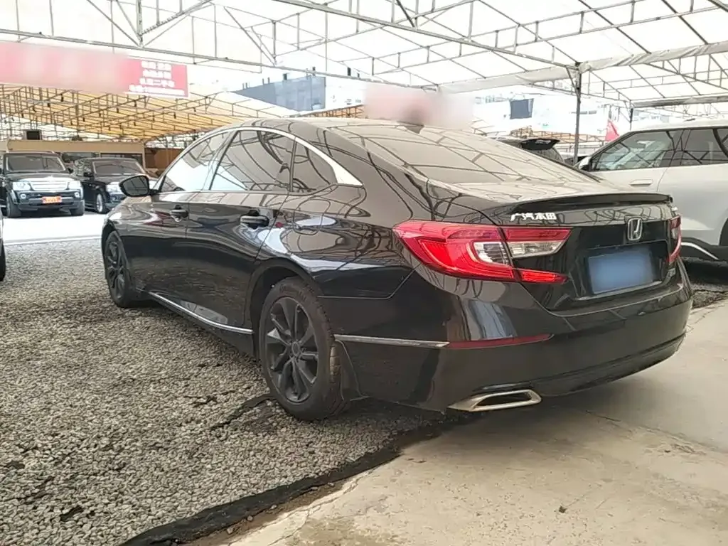 Honda Accord — фото 10