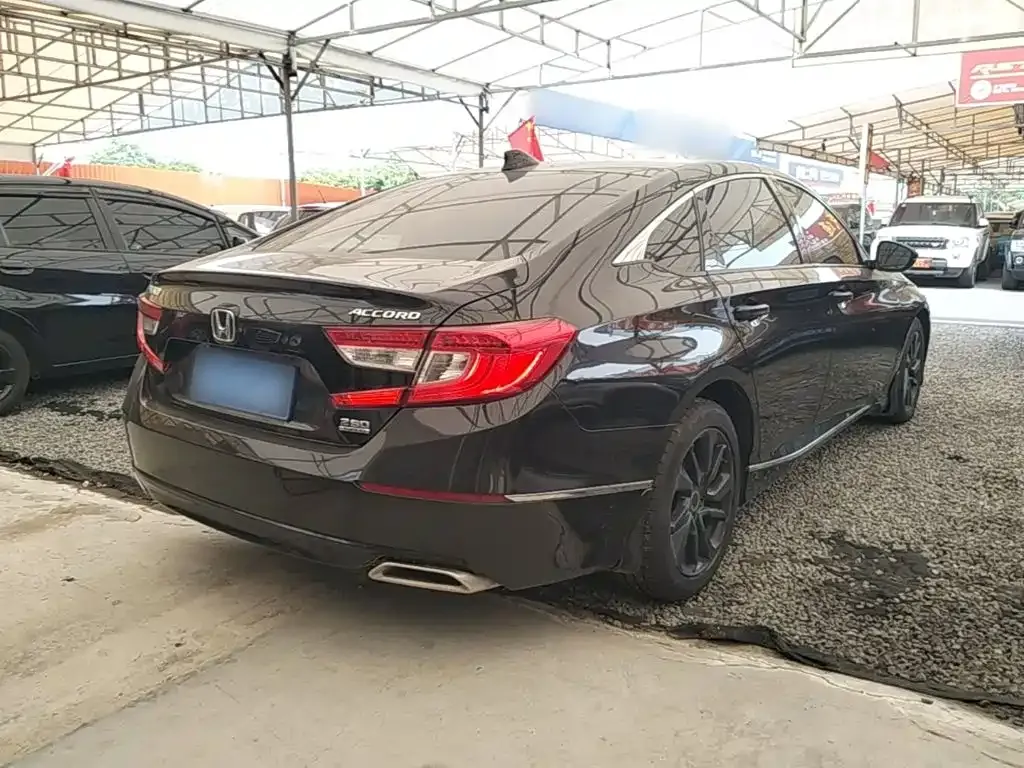Honda Accord — фото 8