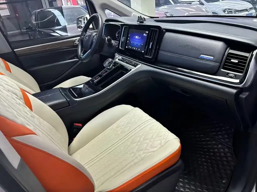 GAC Motor Trumpchi M8 — фото 3