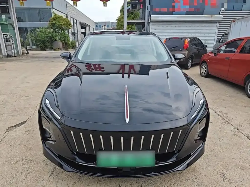 Hongqi E-QM5 — фото 3