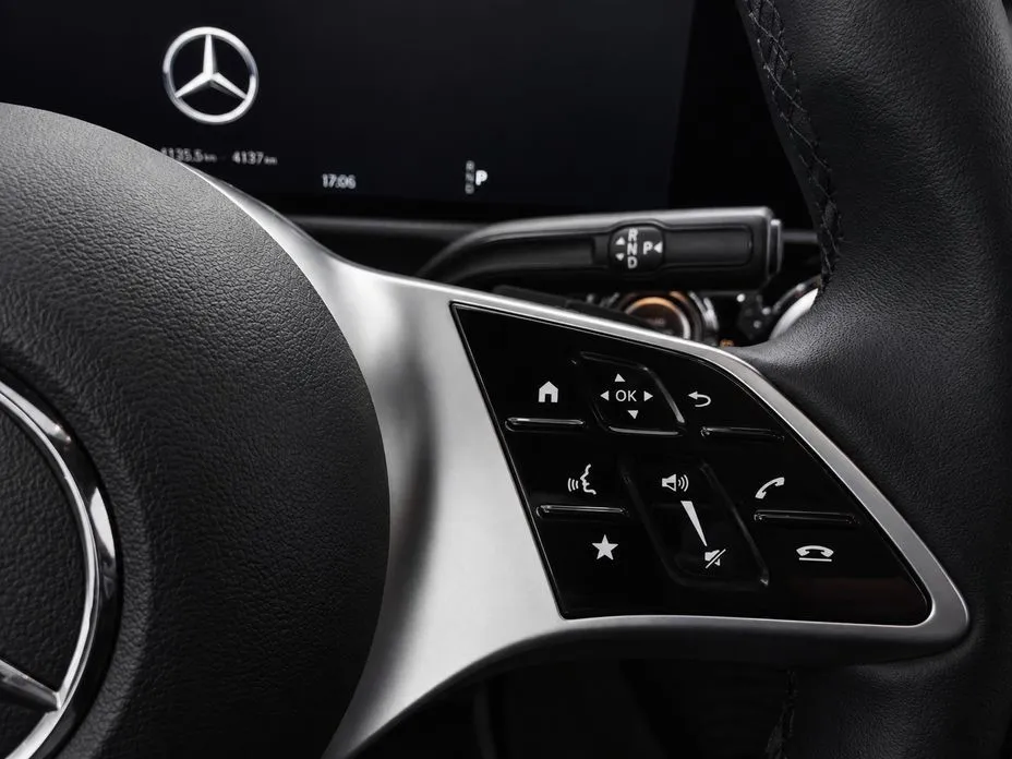 Mercedes-Benz A-Class — фото 10