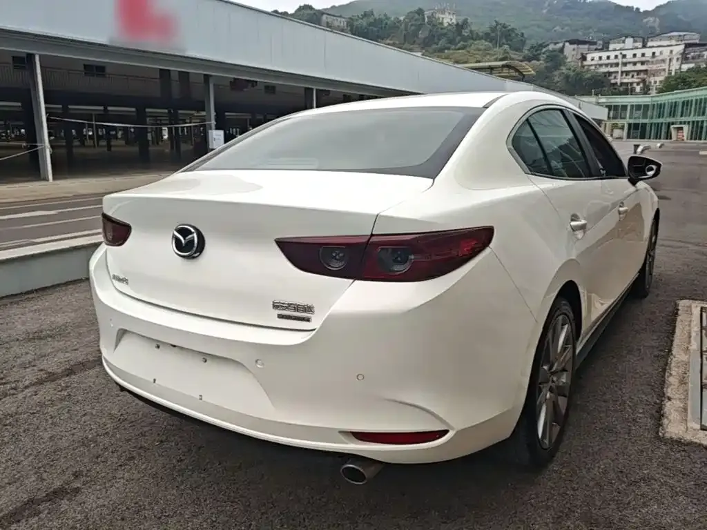 Mazda 3 Axela — фото 8