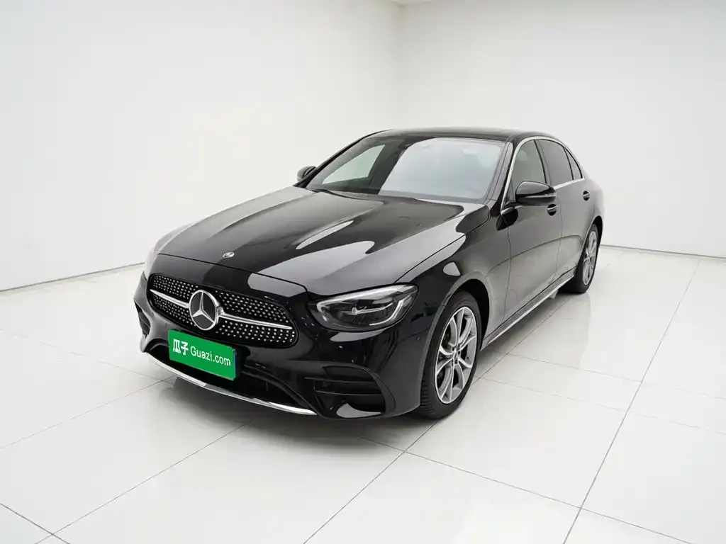Mercedes-Benz E-Class — фото 1