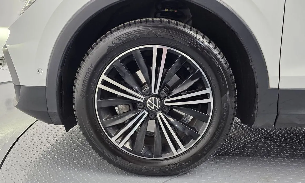 Volkswagen Tiguan — фото 10