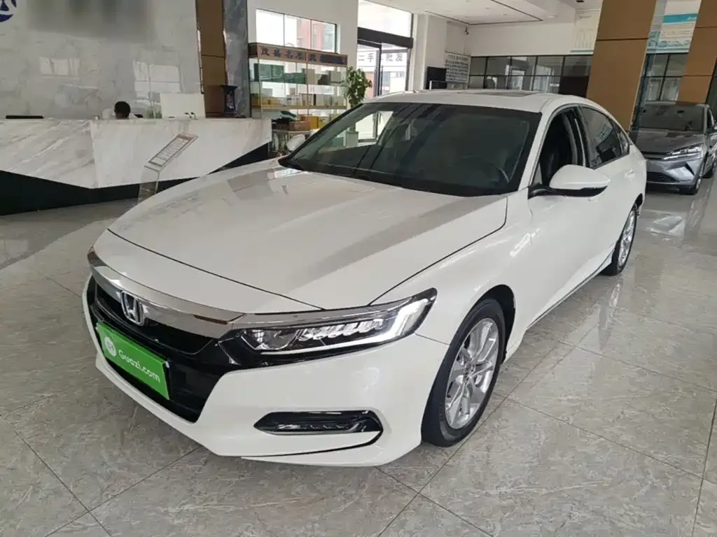 Honda Accord — фото 1