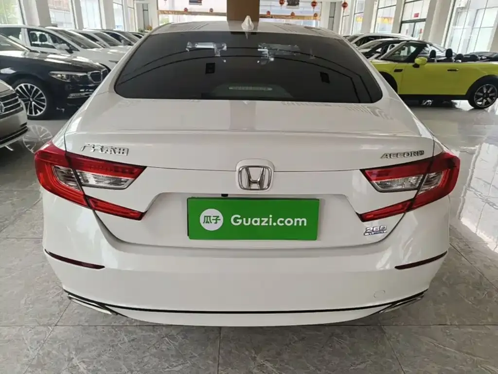Honda Accord — фото 9