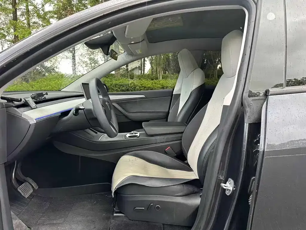 Tesla Model Y — фото 2