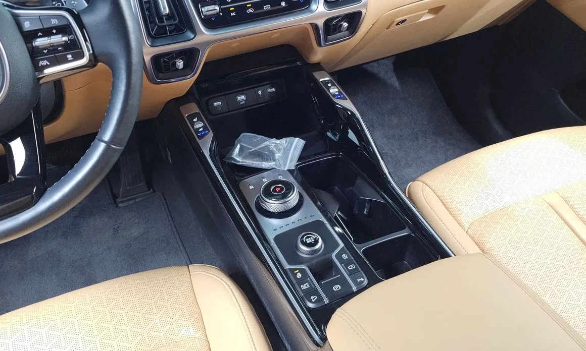 Kia Sorento — фото 7